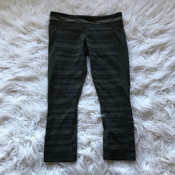 LULULEMON‎ GREEN STRIPED CROPPED LEGGINGS - Picture 1 of 7